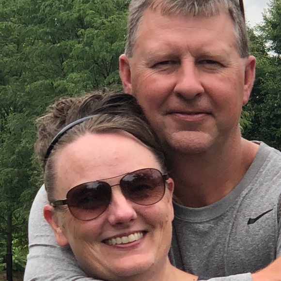 Meet your Posher, Julie - Picture 1 of 1